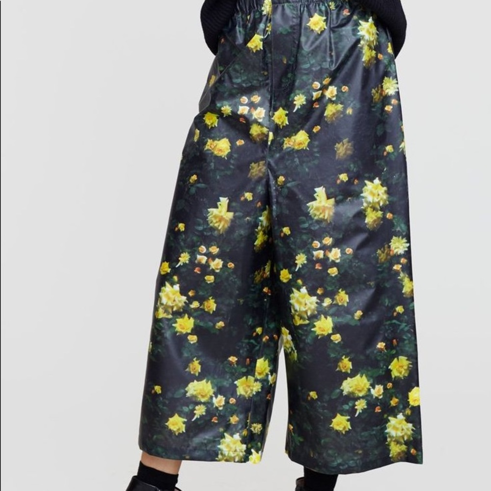 ISO Anntian Straight Pant - Rubberized Silk Yellow Rose Print, Size M or L